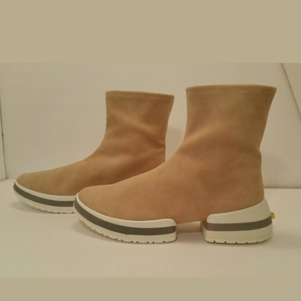 Gorgeous Discontinued Stuart Weitzman Sneaker Sock - image 1